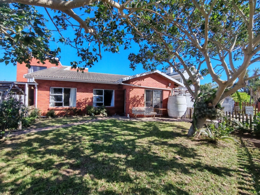4 Bedroom Property for Sale in Boknesstrand Eastern Cape